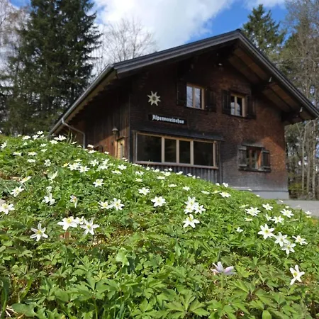 Alpenvereinshaus * Schnepfau